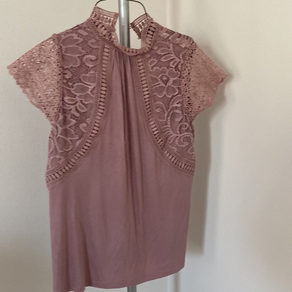Lace Top XS - Picture 3 of 3